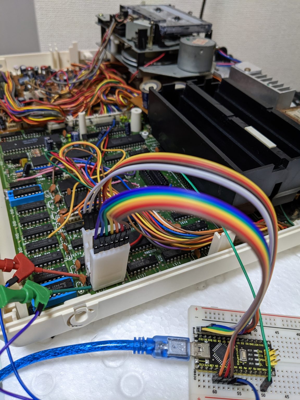 Testing live (powered) 74xx logic chips in-circuit – The Qiqitori Blogs