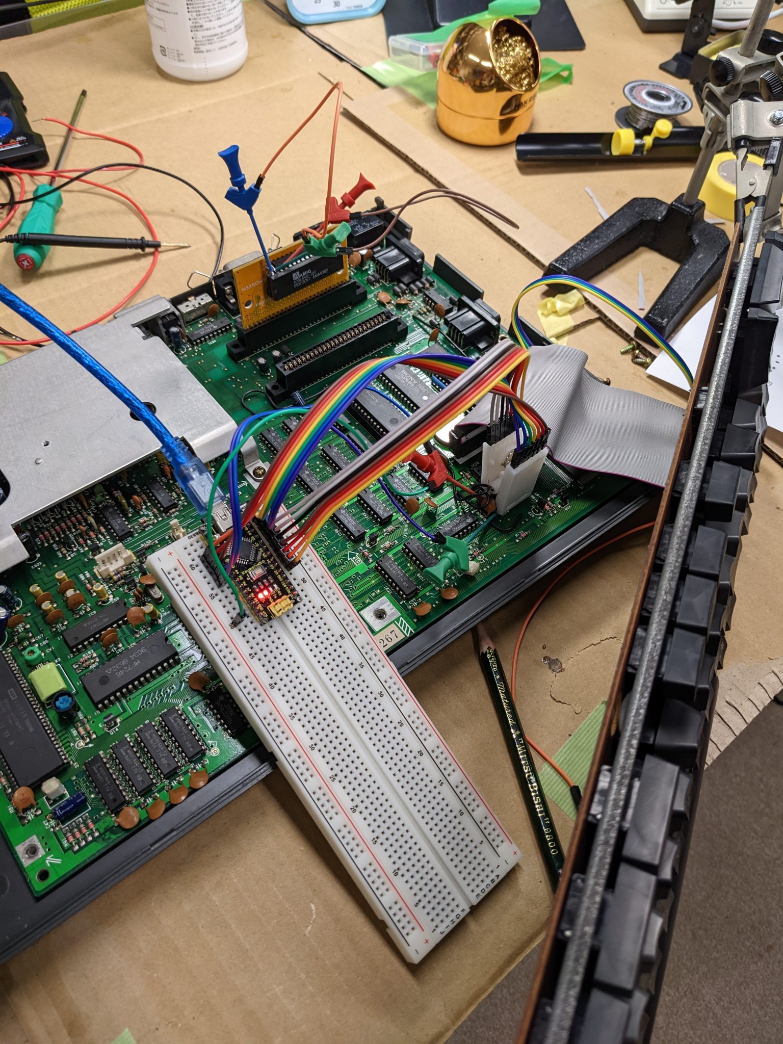 Testing live (powered) 74xx logic chips in-circuit – The Qiqitori Blogs